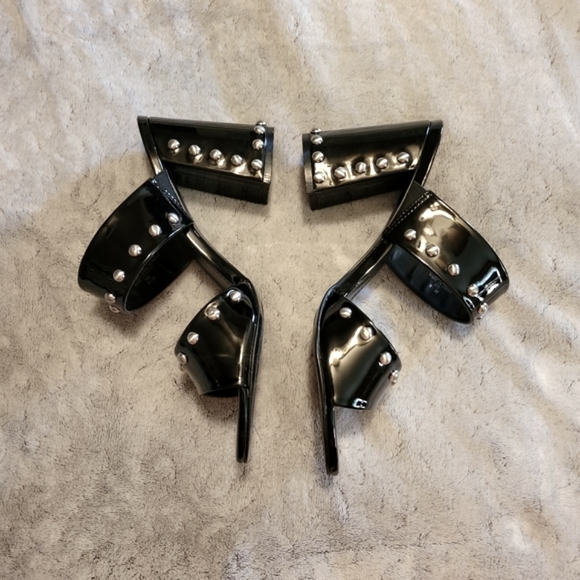 Charles by Charles David Roaring Silver-Studded Black Patent Chunky Heels US 9.5 - Picture 2 of 6